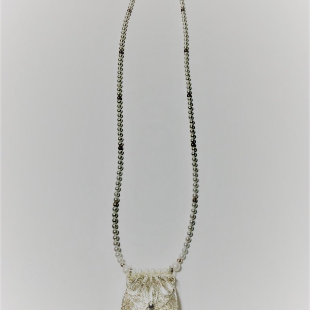 Faux Pearl Wire Weave Purse Pendant Necklace